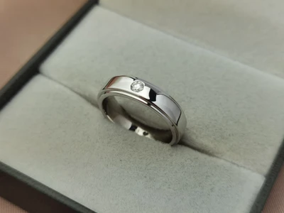 แหวนเพชรผู้ชาย Sterling Solitaire