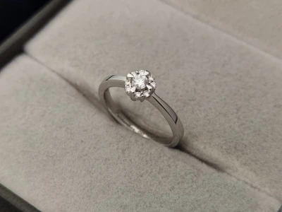 แหวนเพชรผู้ชาย Cade Bezel