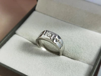 แหวนเพชรผู้ชาย Emerson Signet