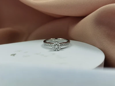 แหวนเพชรผู้ชาย Nash Signet