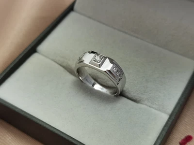 แหวนเพชรผู้ชาย Nash Signet