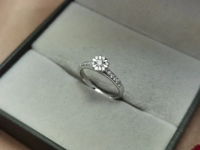 แหวนเพชรผู้ชาย Nash Signet