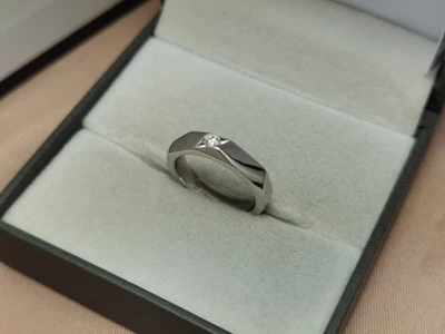 แหวนเพชรผู้ชาย Saxon Geo