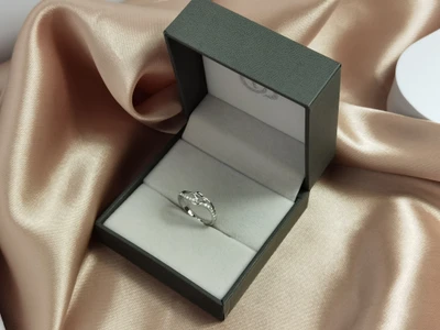 แหวนเพชร Venetia Twist