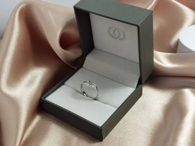 แหวนเพชร Venetia Twist