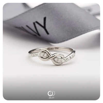 แหวนเพชร Iris Twist