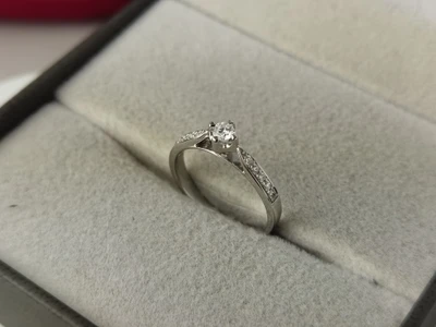 แหวนเพชร Grace Flanked