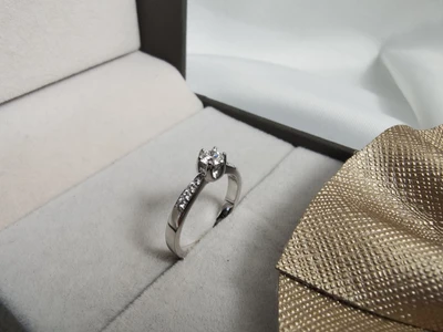 แหวนเพชร Josette Flanked