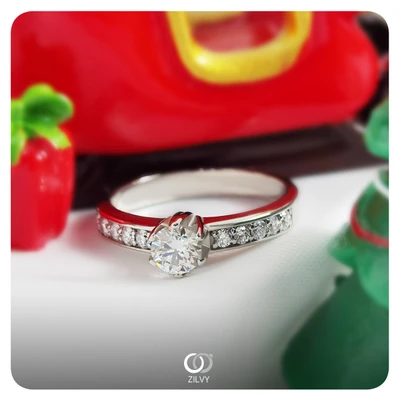 แหวนเพชร Zinnia Flanked