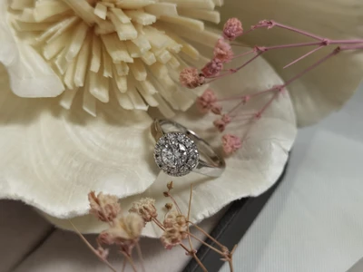 แหวนเพชร Fleur Aura