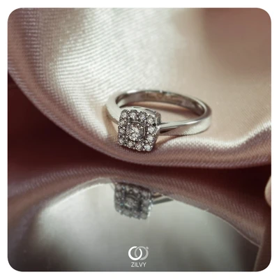 แหวนเพชร Elodie Aura