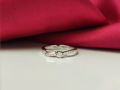 แหวนเพชร Lavande Flanked