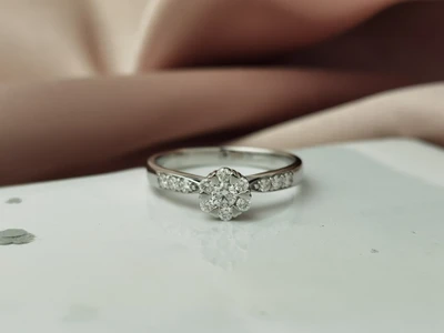 แหวนเพชร Stella Cluster