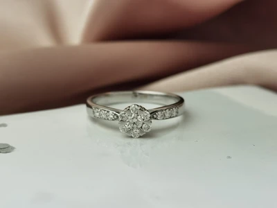 แหวนเพชร Stella Cluster