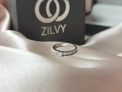 แหวนเพชร Iris Flanked