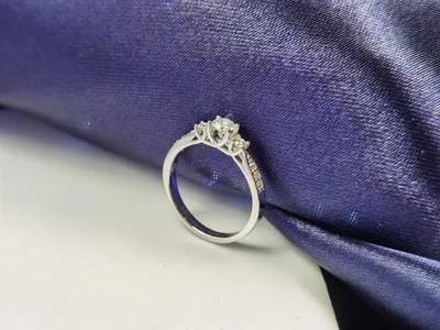 แหวนเพชร Lucienne Trinity