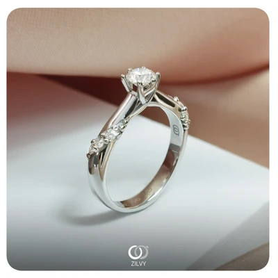 แหวนเพชร Luna Flanked