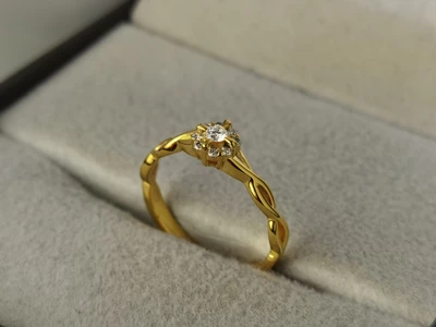 แหวนเพชร Elodie Twist