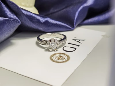 แหวนเพชร Ivy Aura