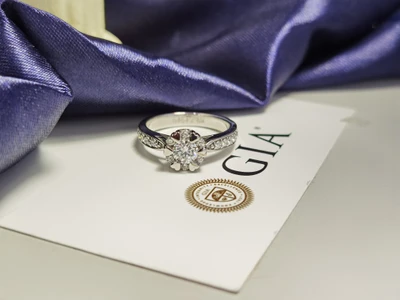 แหวนเพชร Ivy Aura