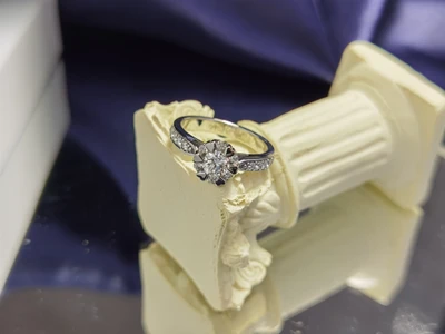 แหวนเพชร Ivy Aura