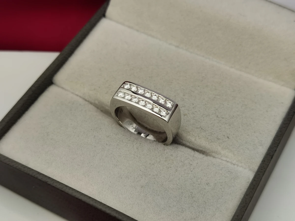 แหวนเพชรฝังสอด Lucienne — ภาพงานจริง