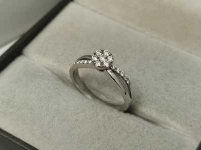 แหวนเพชร Venetia Cluster