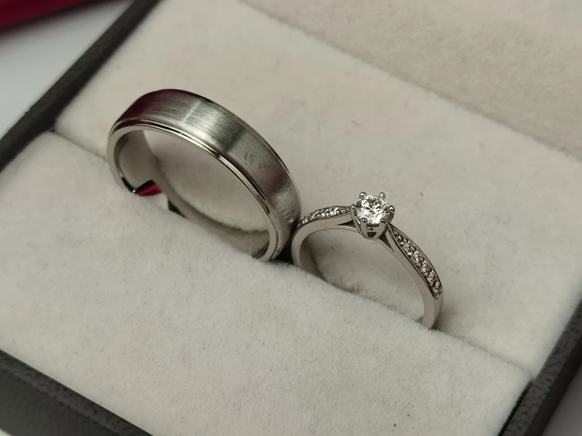Calla Side Stone — Real piece