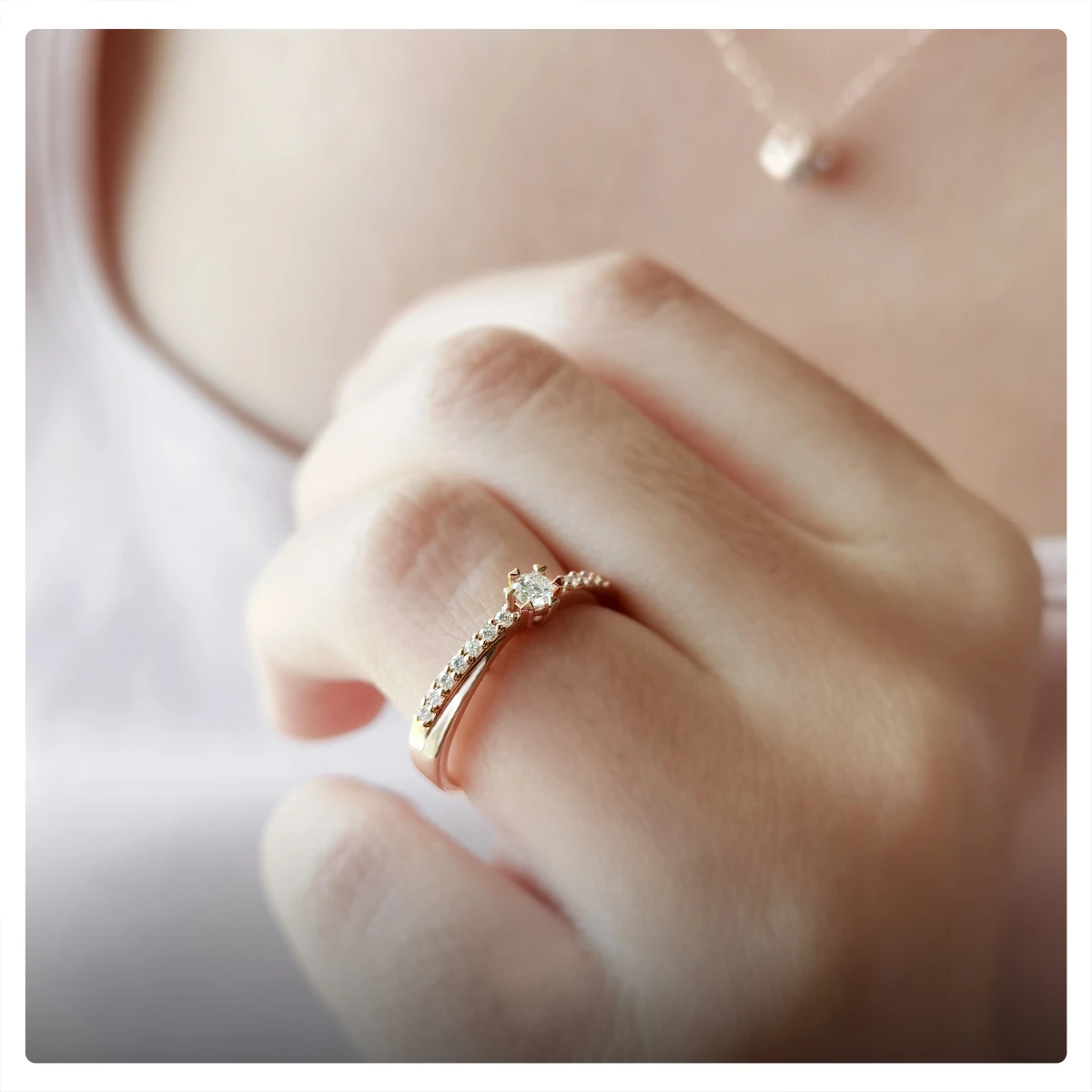 Coraline Side Stone — Real piece