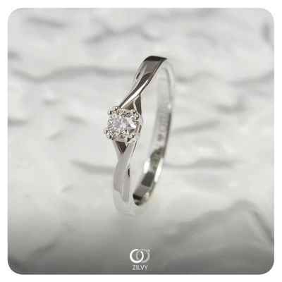 แหวนเพชร Bloom Twist