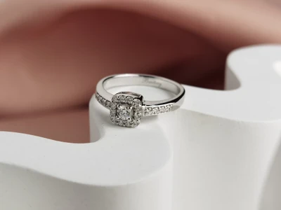 แหวนเพชร Adora Channel