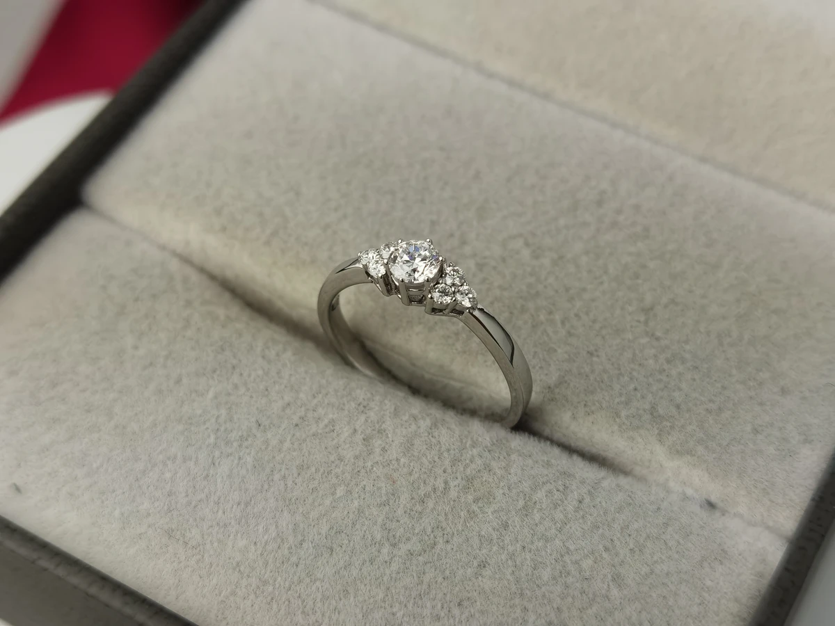 Elodie Side Stone — Real piece