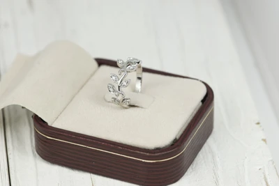 แหวนเพชร Yvette Cluster