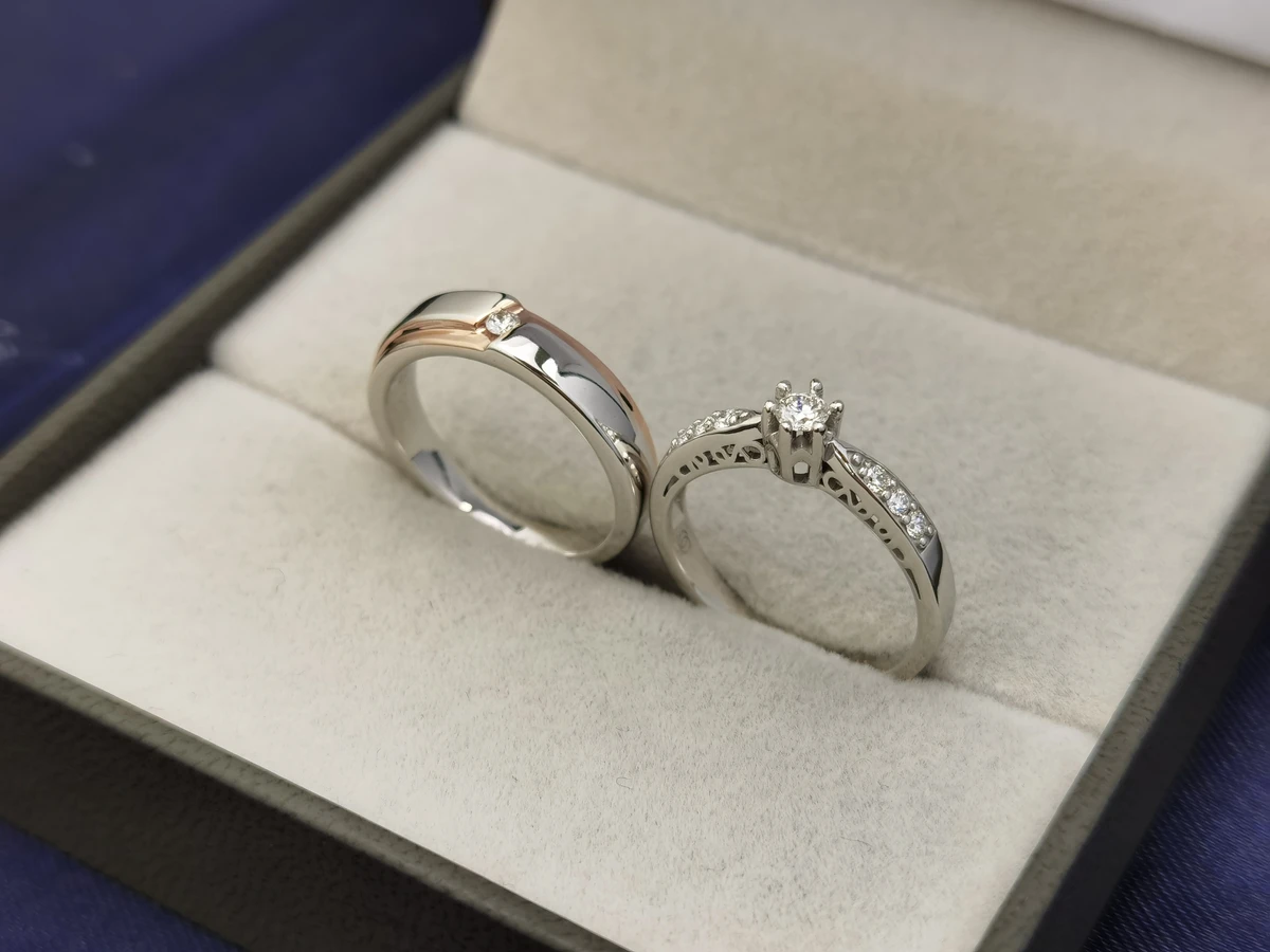 Leonora Side Stone — Real piece