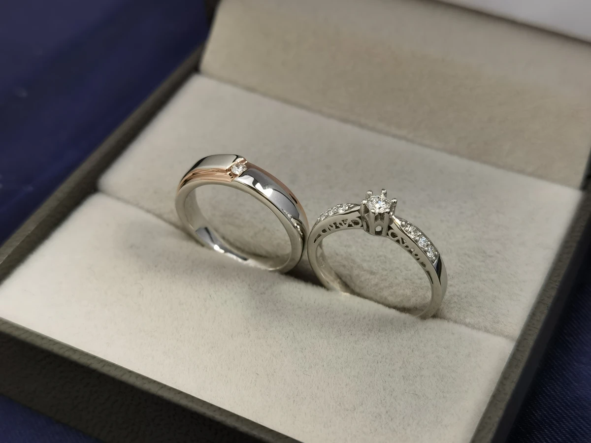 Leonora Side Stone — Real piece