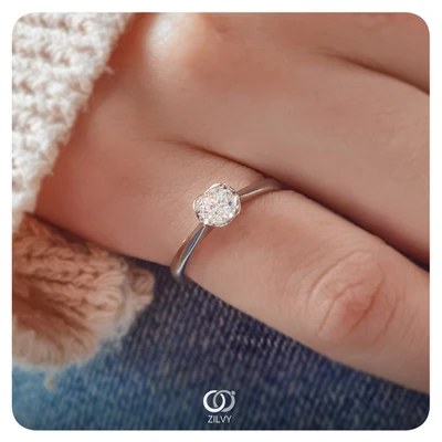 แหวนเพชร Selene Solitaire