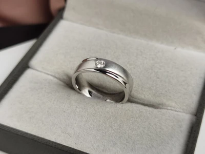 แหวนเพชร Elara Twist