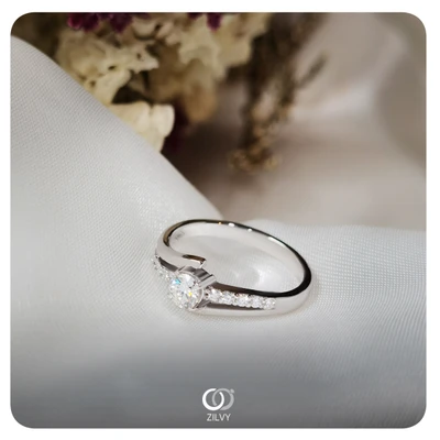 แหวนเพชร Leonora Twist