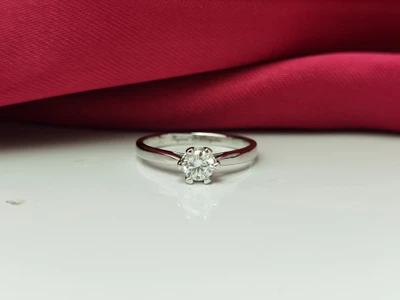 แหวนเพชร Noelle Solitaire