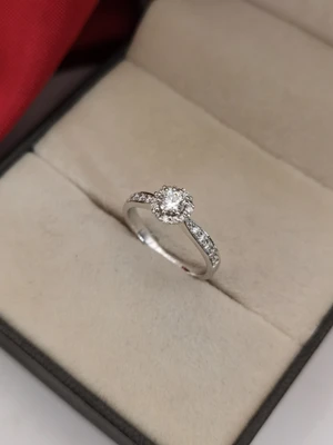 แหวนเพชร Calla Halo