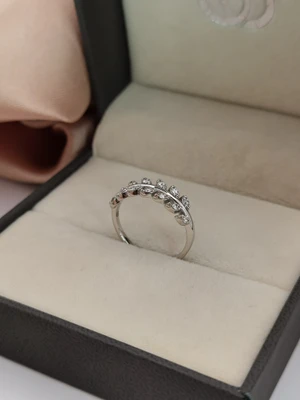 แหวนเพชร Brielle Eternity