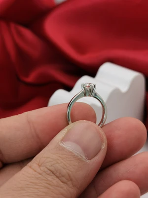 แหวนเพชร Saskia Solitaire