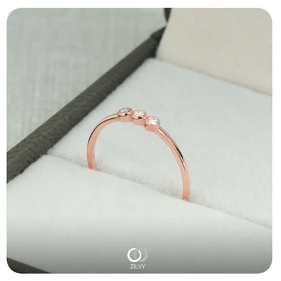 แหวนเพชร Yvette Trinity