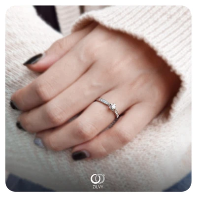 แหวนเพชร Thalia Flanked