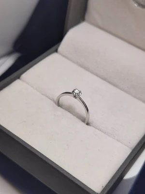 แหวนเพชร Liana Solitaire