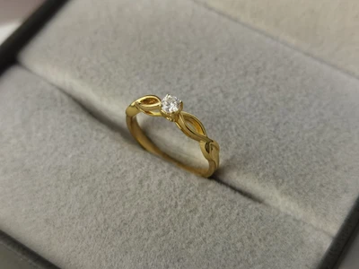 แหวนเพชร Lilac Twist