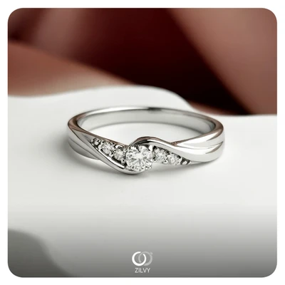 แหวนเพชร Esme Flanked