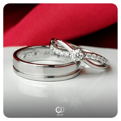 แหวนเพชร Fleur Flanked