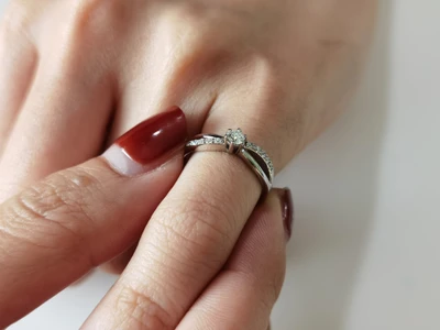 แหวนเพชร Fleur Flanked