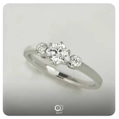 แหวนเพชร Nadia Twist